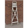Image 2 : Wooden Ladder (5'7")