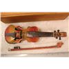 Image 2 : Vintage Miniature Salesman Sample Violin