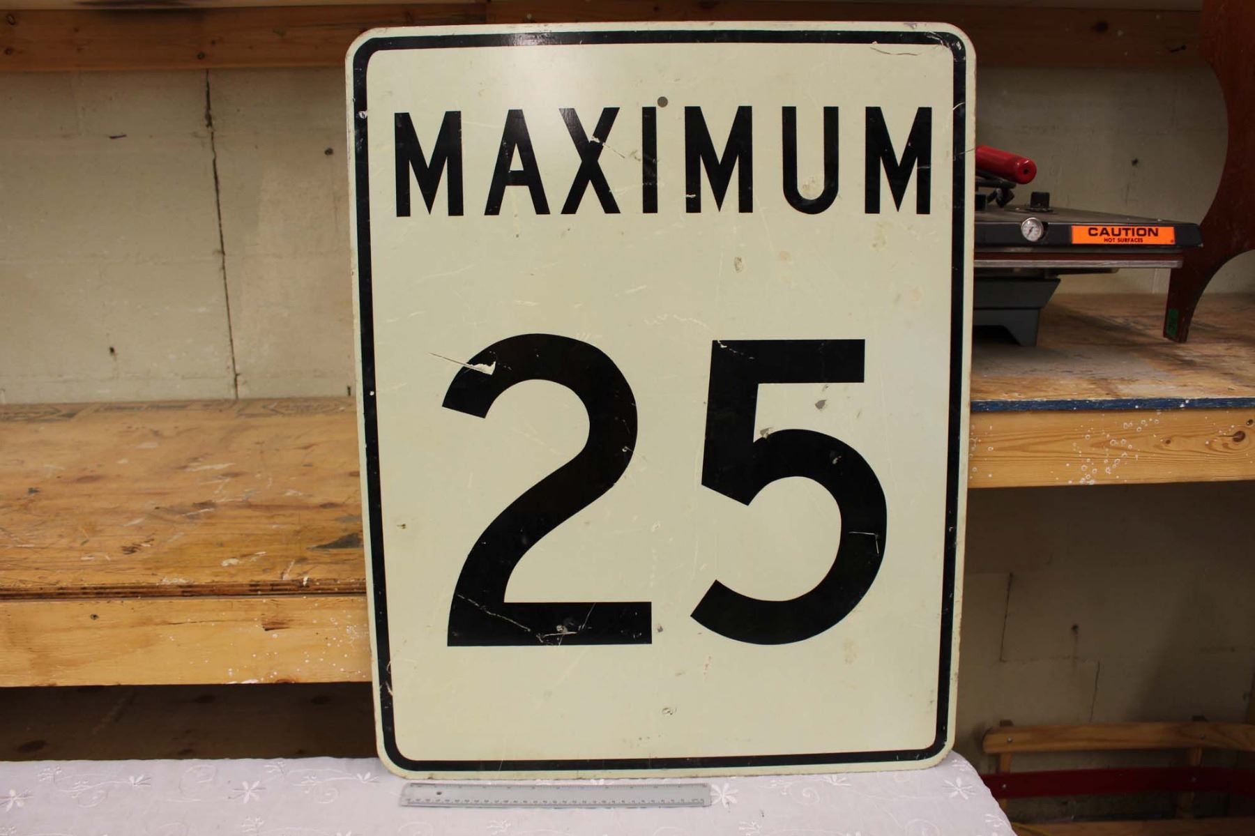 Maximum 25 Road Sign (24
