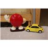 Image 2 : 1998 VW New Beetle Model, M&M Dispenser