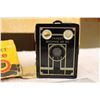 Image 2 : Vintage Six-20 Target Kodak Brownie Camera w/Original Box