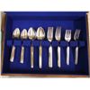 Image 2 : Cutlery Set w/Container & A Glo-Hill Steak Knife Set