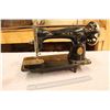 Image 1 : Antique Cast Iron Singer Sewing Machine