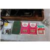Image 3 : Vintage Singer Sewing Machine w/Accessories