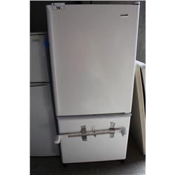 KENMORE WHITE FRIDGE AND BOTTOM FREEZER