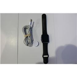 APPLE SMART WATCH WITH CHARGER