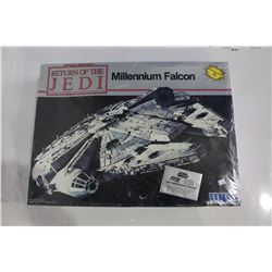 STAR WARS RETURN OF THE JEDI MILLENNIUM FALCON