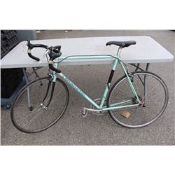 BIANCHI GREEN MENS VINTAGE ROAD RACING