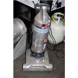 UPRIGHT HOOVER VACUUM
