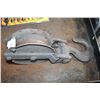 Image 1 : CRANE HOOK WITH PULLEY