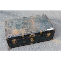 VINTAGE STEAMER TRUNK