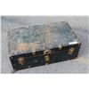Image 1 : VINTAGE STEAMER TRUNK