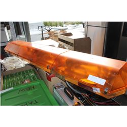 AMBER AUTO ROTATING LIGHT BAR