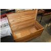 Image 2 : VINTAGE PINE BLANKET BOX