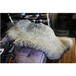LAMB SKIN RUG