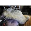 Image 1 : LAMB SKIN RUG