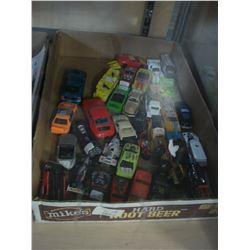 LOT OF TOY CARS