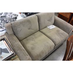 NEW WEST HAMPTOM HARTFORD BROWN LOVESEAT