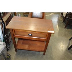 OAK ONE DRAWER SIDE TABLE