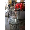 Image 1 : METAL AND GLASS BAR WINE RACK