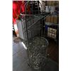 Image 2 : METAL AND GLASS BAR WINE RACK