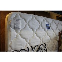 QUEENSIZE SERTA PERFECT SLEEPER PILLOWTOP MATTRESS AND BOX SPRING