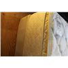 Image 3 : QUEENSIZE SERTA PERFECT SLEEPER PILLOWTOP MATTRESS AND BOX SPRING
