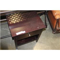 ONE DRAWER MODERN NIGHTSTAND
