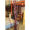 Image 3 : DECORATIVE TWIGS IN GLASS VASE