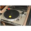 Image 3 : TECHNICS QUARTZ SL1500 TURNTABLE