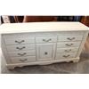Image 1 : VAUGHAN FURNITURE CO 9 DRAWER DRESSER