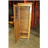 Image 3 : DECORATIVE CUPBOARD