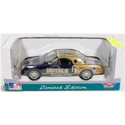 ROYALS 2002 FORD THUNDERBIRD DIE CAST 1:24