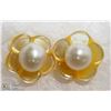 Image 1 : 24) 14KT GOLD FRESHWATER PEARL EARRINGS