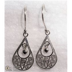32) STERLING SILVER ANTIQUE DESIGN DROP EARRINGS