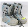 Image 1 : WOMENS LTD BRAND SNOWBOARD BOOTS SIZE 9