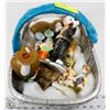 Image 1 : LARGE BASKET OF ESTATE COLLECTIBLE EASTER FIGURES