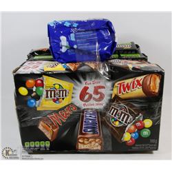 LOT OF 4- 65 COUNT ASST FUN SIZE CANDY BARS W/