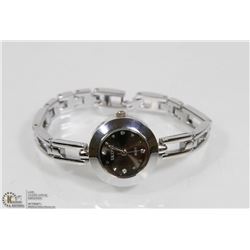 NEW 'SK ONE' STAINLESS FASHION WATCH WITH NEW