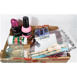 FLAT OF ASSORTED HOME ITEMS INCLUDING