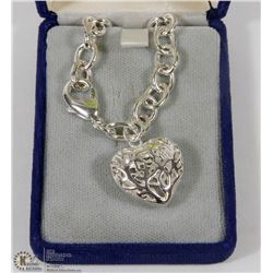 SILVERTONE DANGLING HEART BRACELET