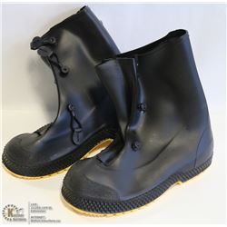 PAIR OF OVERBOOT RUBBERS SIZE SMALL 6-8