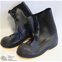 PAIR OF OVERBOOT RUBBERS SIZE SMALL 6-8