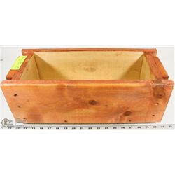 STAINED CEDAR WOOD WINDOW PLANTER