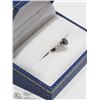 Image 2 : 42) 14KT GOLD 1 BLACK & 2 WHITE DIAMONDS RING