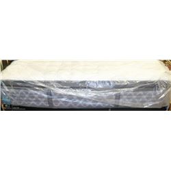 QUEEN SEALY PILLOWTOP MATTRESS W/BOXSPRING