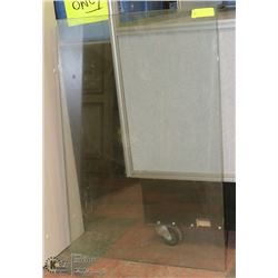 2 PIECES OF GLASS 23.5 "X34" EACH