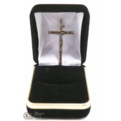 ITALIAN MADE CRUCIFIX PENDANT.