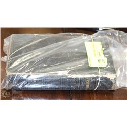 1900 HOLY BIBLE BOOK