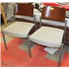 Image 1 : 2 MATCHING CHAIRS